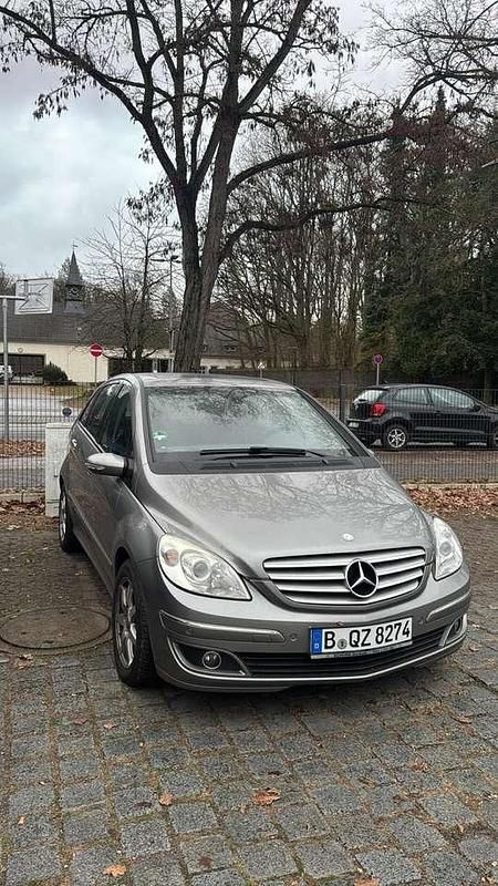 Grau Gebraucht 2006 Mercedes B200 Van / Kleinbus | 2.200 € (Superpreis) - Bild 1/4