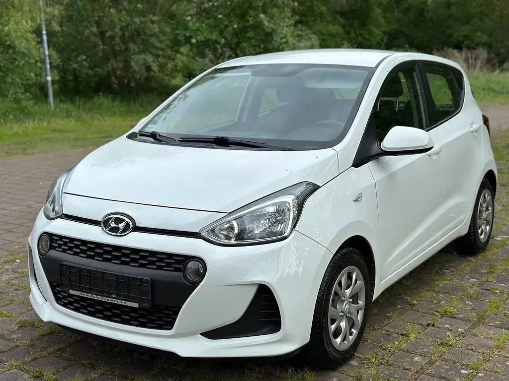Gebraucht Hyundai i10 67 PS (49 kW) 2019 Weiß Kleinwagen