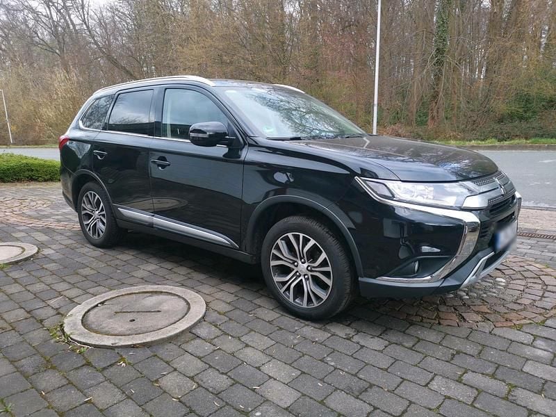 Gebraucht Mitsubishi Outlander 150 PS (110 kW) 2019 Schwarz SUV