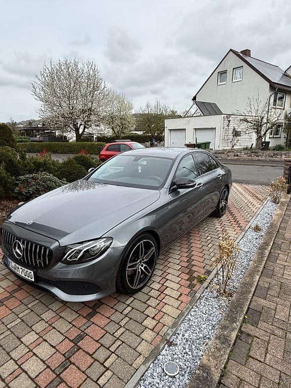 Second-hand Mercedes E200 184 CP (135 kW) 2018 Gri Berlinǎ