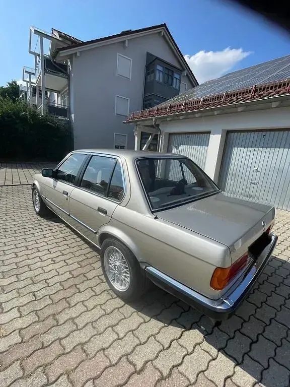 Gebraucht BMW 316 90 PS (66 kW) 1984 Gold Limousine