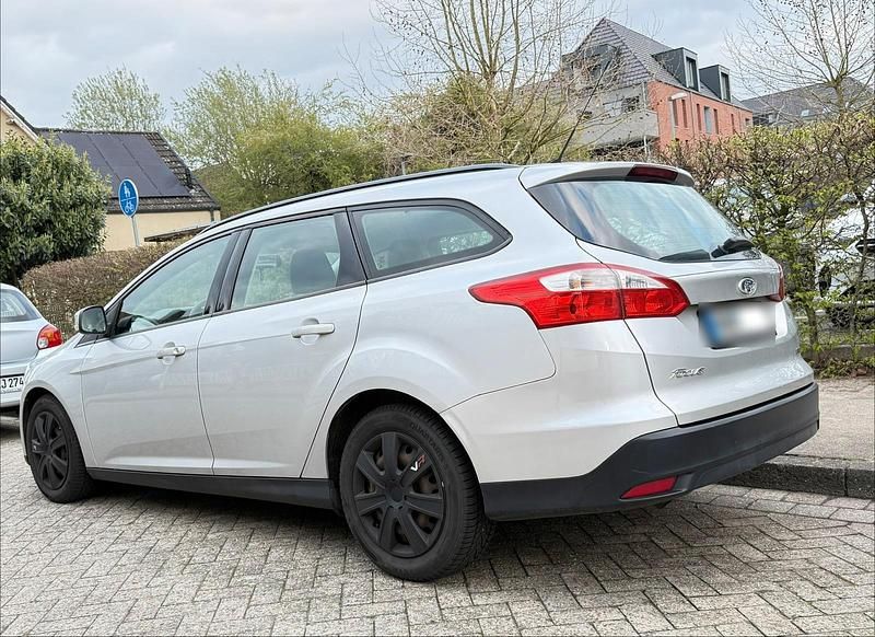 Gebraucht Ford Focus Trend 2012 Grau Kombi