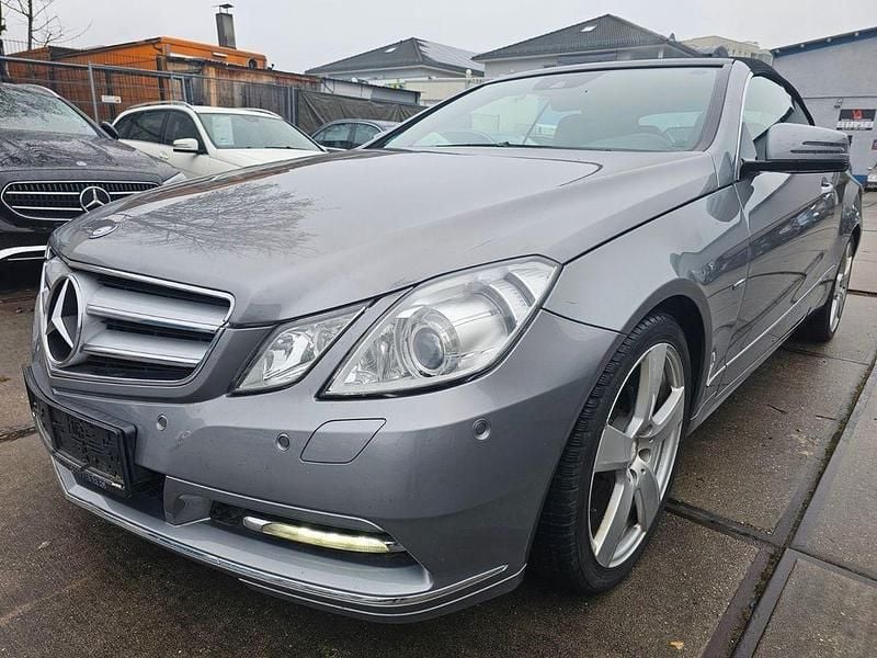 Silber Gebraucht 2012 Mercedes E200 Cabrio | 13.990 € (Guter Preis) - Bild 1/4