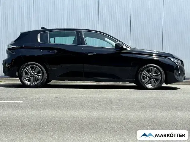 Gebraucht Peugeot 308 Active 131 PS (96 kW) 2022 Schwarz Limousine