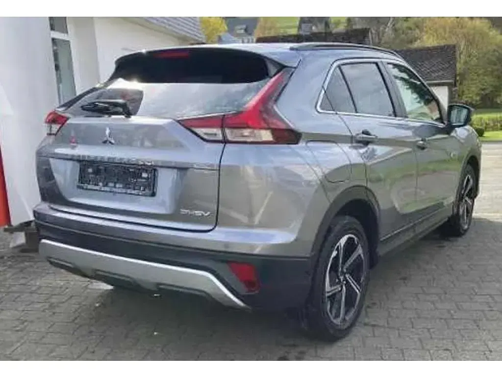 Używany Mitsubishi Eclipse Cross Plus 188 KM (138 kW) 2022 Szary SUV