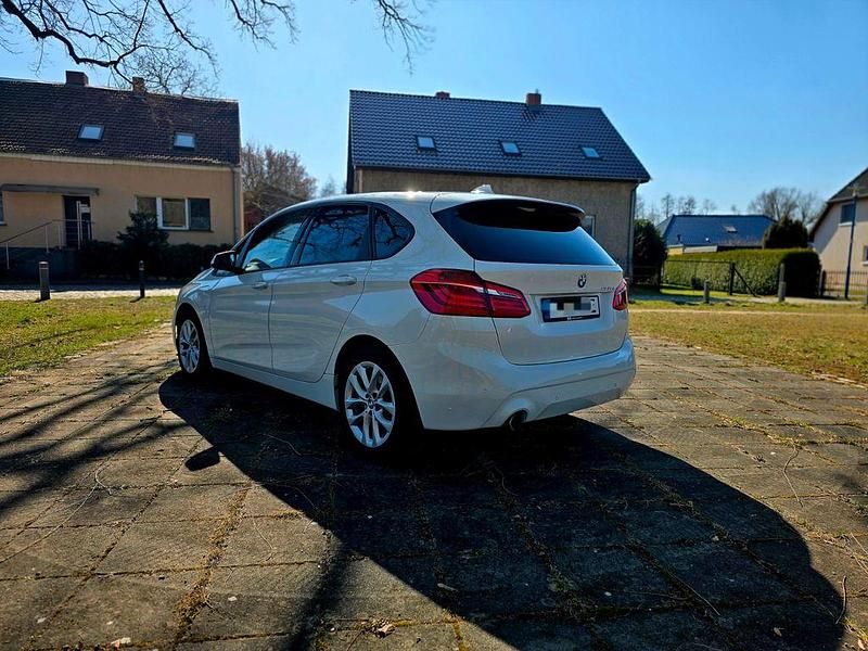 Gebraucht BMW 225 Active Tourer iPerformance 224 PS (164 kW) 2020 Weiß Van / Kleinbus