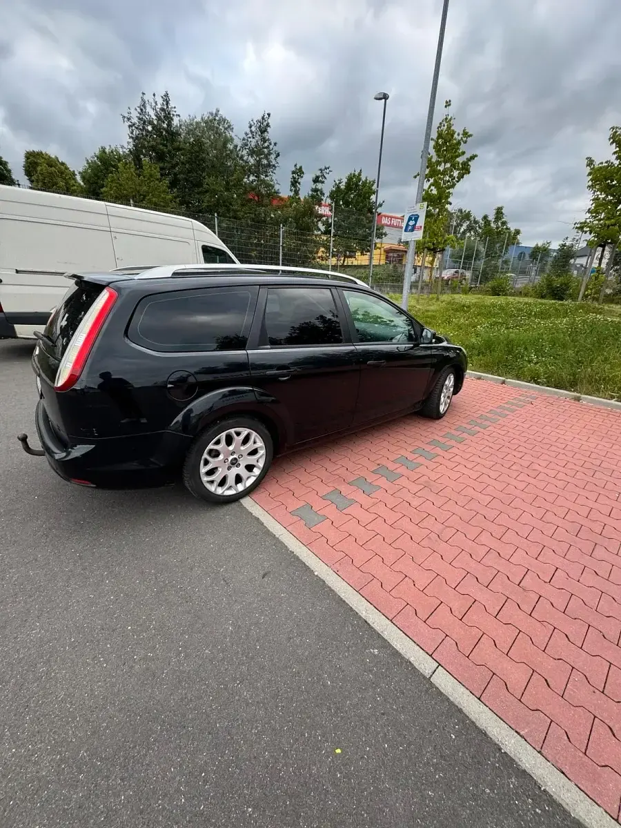 Gebraucht Ford Focus 109 PS (80 kW) 2009 Schwarz Kombi