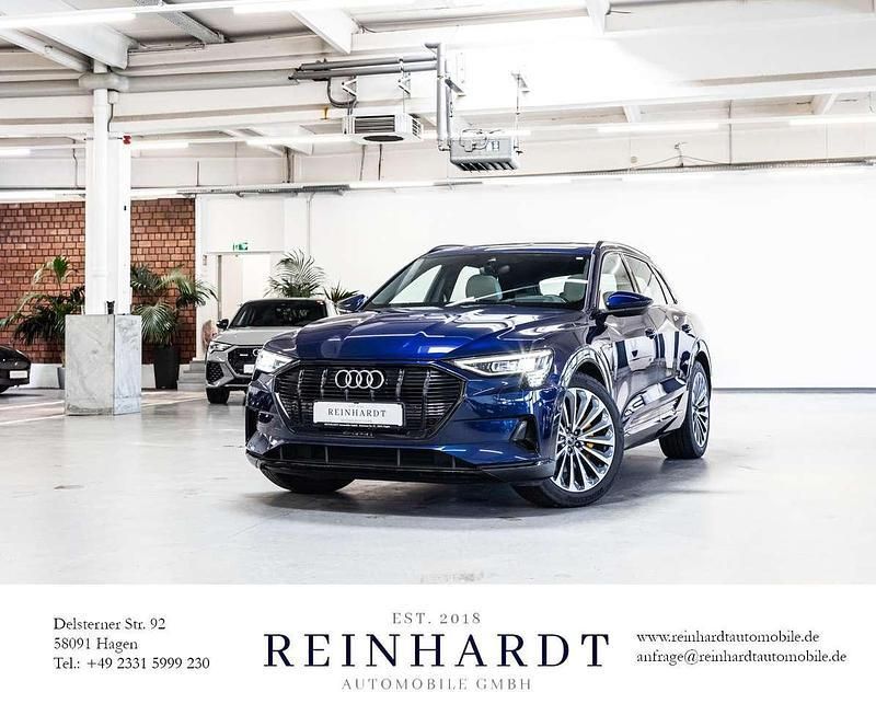 Navarrablau metallic Gebraucht 2022 Audi e-tron Ambiente SUV | 40.195 € - Bild 1/3