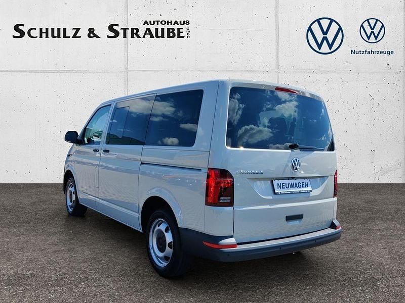 Gebraucht VW Caravelle Trendline 150 PS (110 kW) 2024 Grau Van