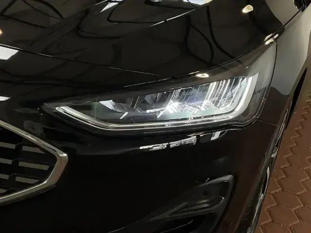 Gebraucht Ford Focus Titanium 155 PS (114 kW) 2023 Schwarz Limousine