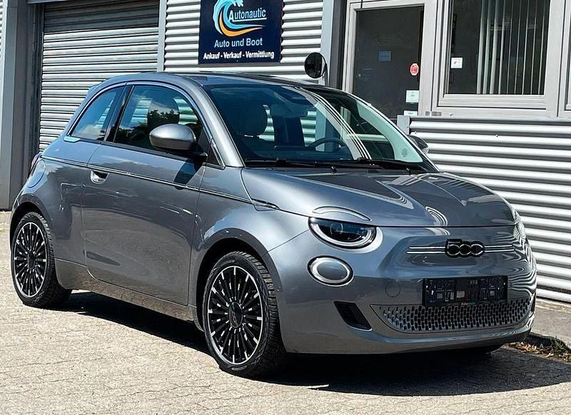 Grau Gebraucht 2023 Fiat 500e La Prima Limousine | 22.470 € (Fairer Preis) - Bild 1/4