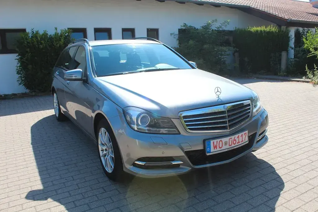 Gebraucht Mercedes C220 170 PS (125 kW) 2014 Grau Limousine