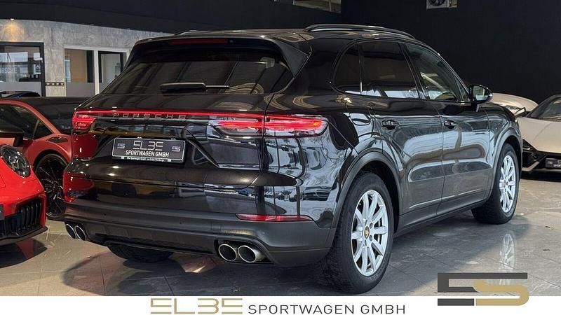 Gebraucht Porsche Cayenne S Chrono 441 PS (324 kW) 2017 Schwarz SUV