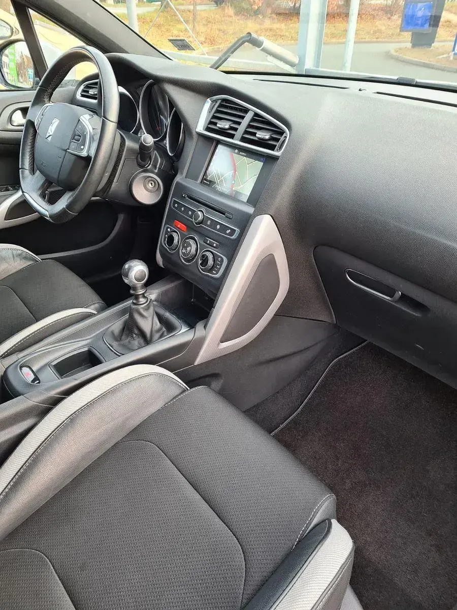 Gebraucht Citroën DS4 Chic 131 PS (96 kW) 2015 Weiß Kleinwagen
