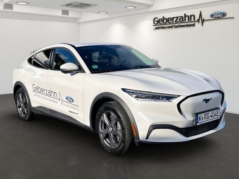Gebraucht Ford Mustang Mach-E Extended Range 216 kW (294 PS) 2023 Starweiß metallic SUV