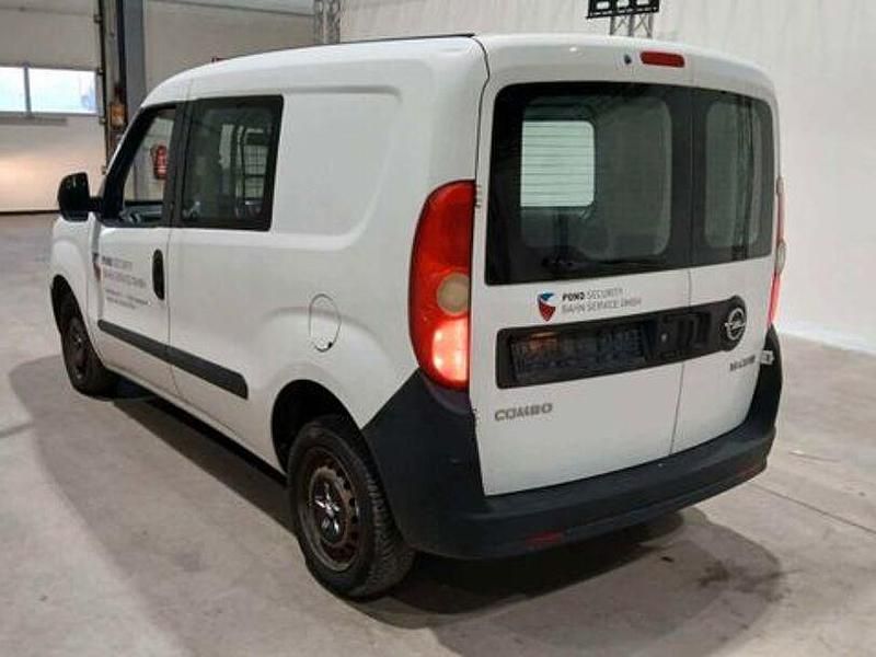 Gebraucht Opel Combo 125 PS (91 kW) 2016 Weiß Van / Kleinbus