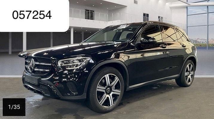Schwarz Gebraucht 2020 Mercedes GLC200 Night SUV | 30.940 € (Superpreis) - Bild 1/4