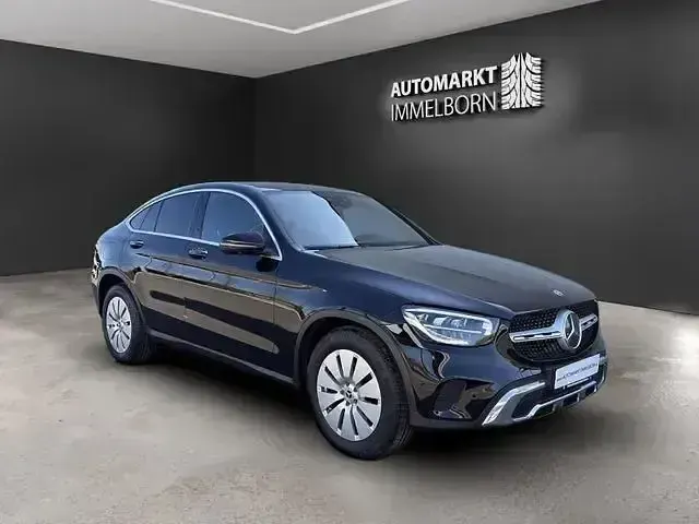 Gebraucht Mercedes GLC300 Exclusive 272 PS (200 kW) 2020 Schwarz/baltic black SUV