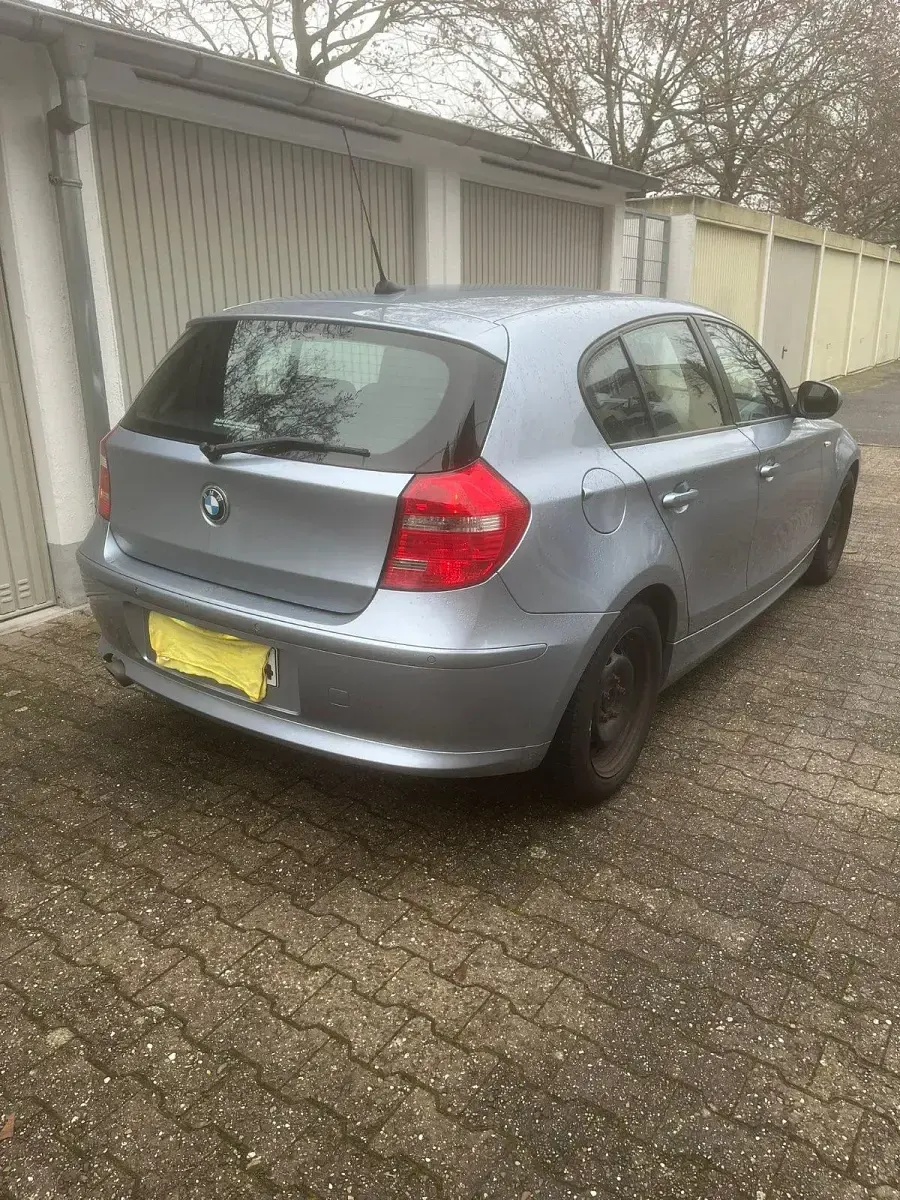 Gebraucht BMW 120 177 PS (130 kW) 2011 Blau Kleinwagen