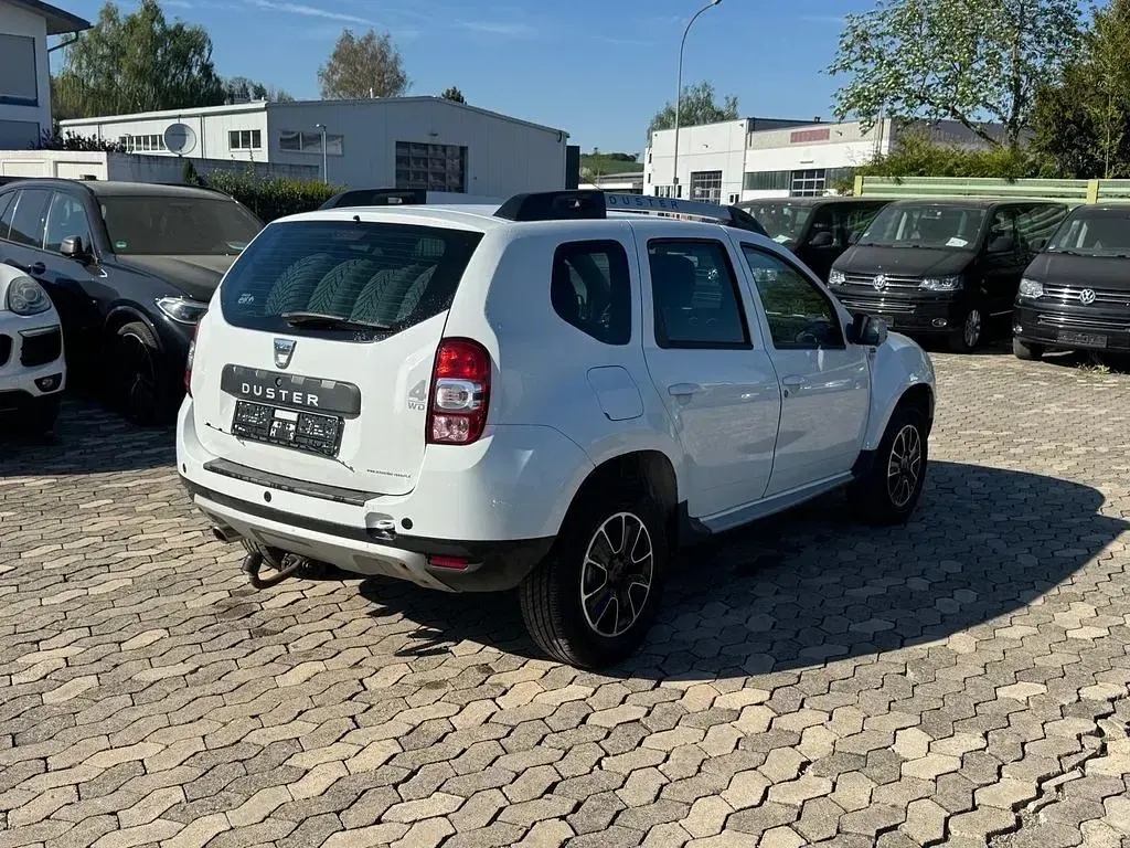 Używany Dacia Duster Prestige 109 KM (80 kW) 2016 Biały SUV