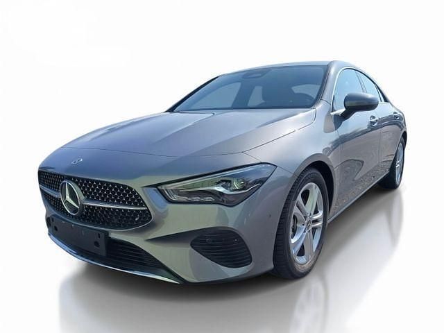 Grau Gebraucht 2024 Mercedes CLA180 Advanced Plus Limousine | 30.990 € (Superpreis) - Bild 1/4