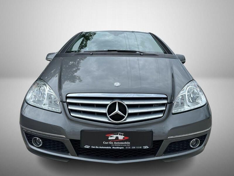 Grau Gebraucht 2011 Mercedes A160 Avantgarde Kleinwagen | 4.299 € (Fairer Preis) - Bild 1/4