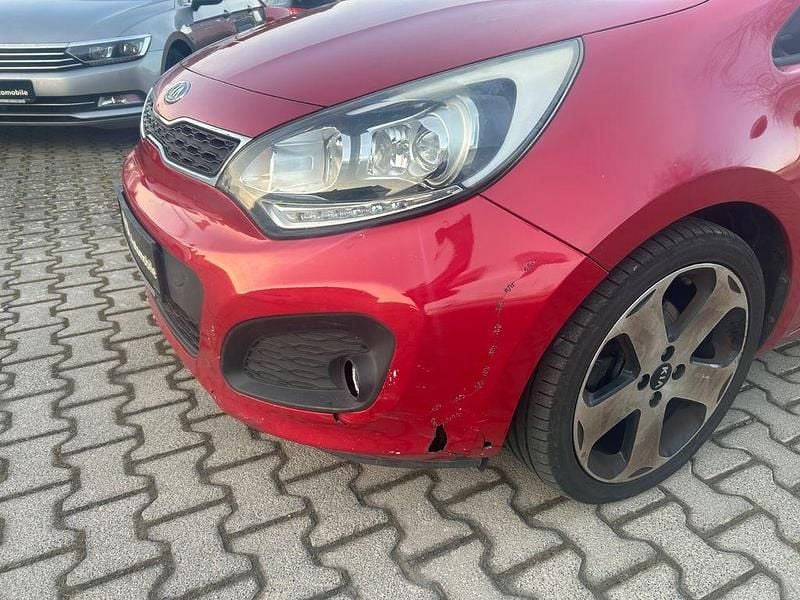 Gebraucht Kia Rio Spirit 90 PS (66 kW) 2011 Rot Limousine