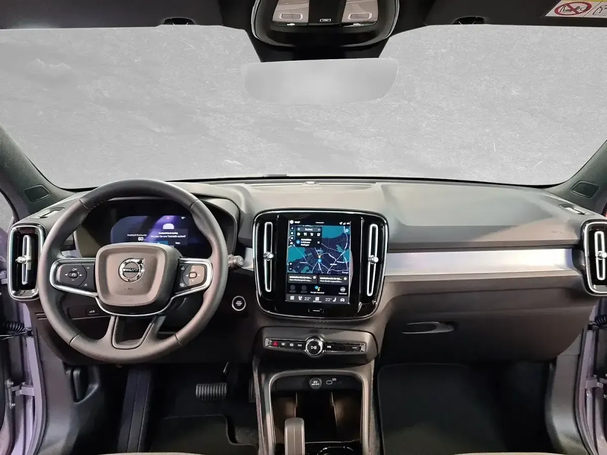 Nouă Volvo XC40 Plus 163 CP (119 kW) 2026 Argintiu SUV