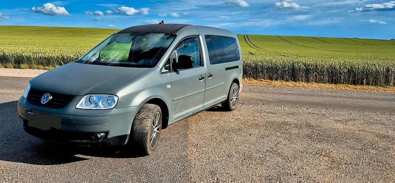 Grau Gebraucht 2010 VW Caddy Maxi Van / Kleinbus | 9.500 € - Bild 1/4