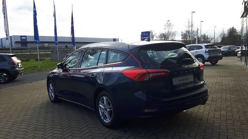 Gebraucht Ford Focus Cool & Connect 125 PS (91 kW) 2019 Blau Limousine