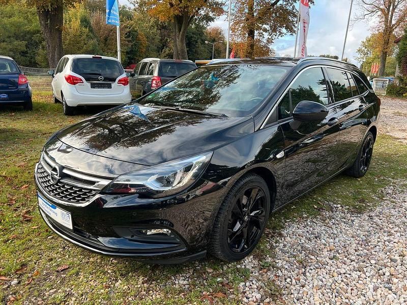 Schwarz Gebraucht 2019 Opel Astra Ultimate Kombi | 17.500 € (Etwas zu teuer) - Bild 1/4