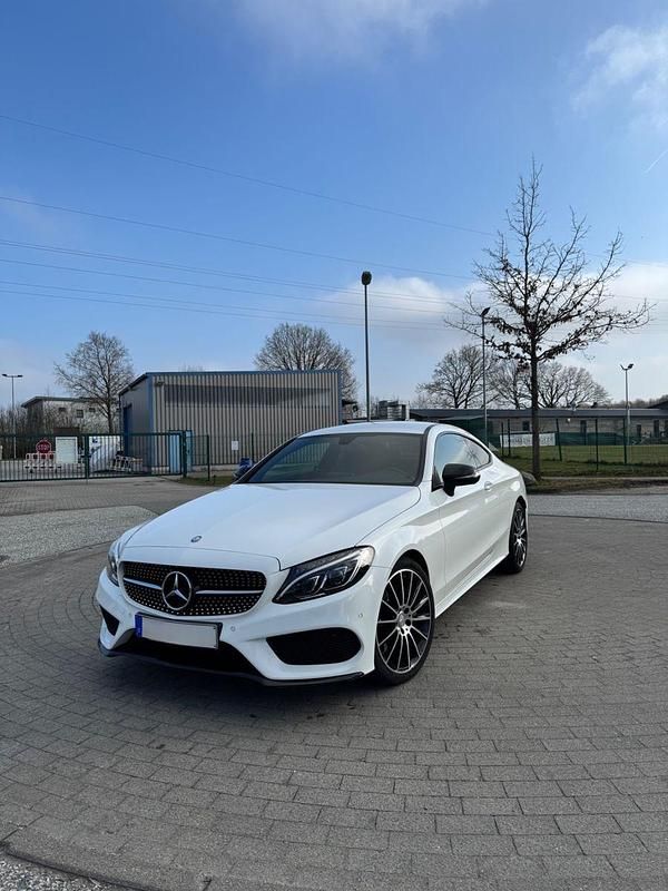 Gebraucht Mercedes C200 AMG line 184 PS (135 kW) 2016 Weiß Coupé