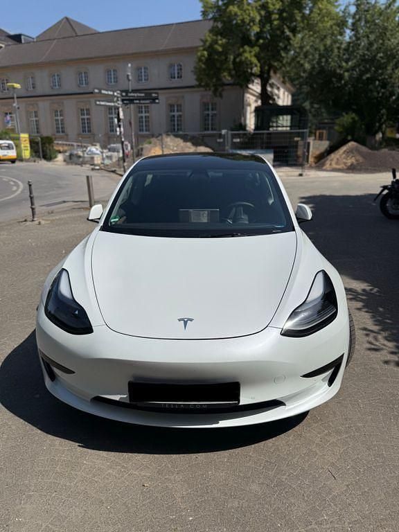 Gebraucht Tesla Model 3 Standard Range Plus 239 kW (325 PS) 2021 Weiß Limousine