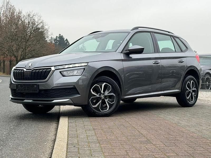 Grau Gebraucht 2024 Skoda Kamiq Selection SUV | 24.800 € (Guter Preis) - Bild 1/4