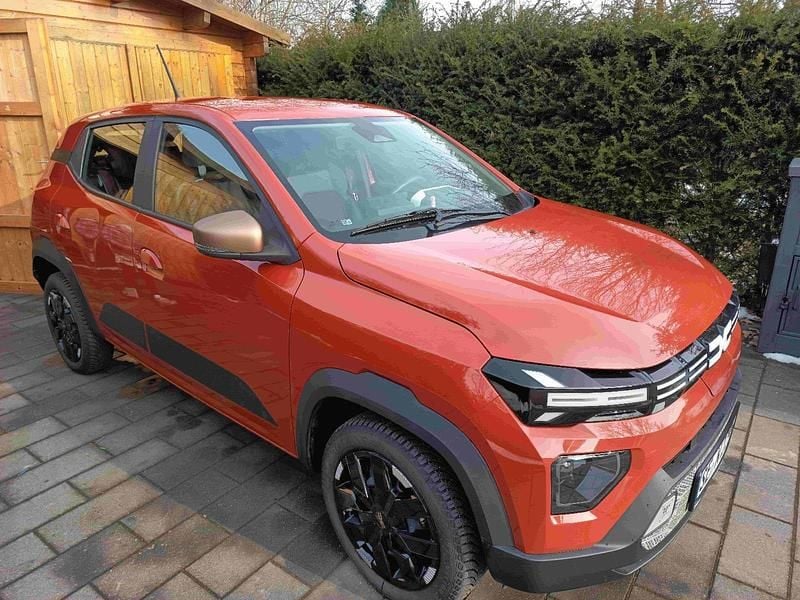 Gebraucht Dacia Spring Extreme 47 kW (65 PS) 2024 Rot Kleinwagen
