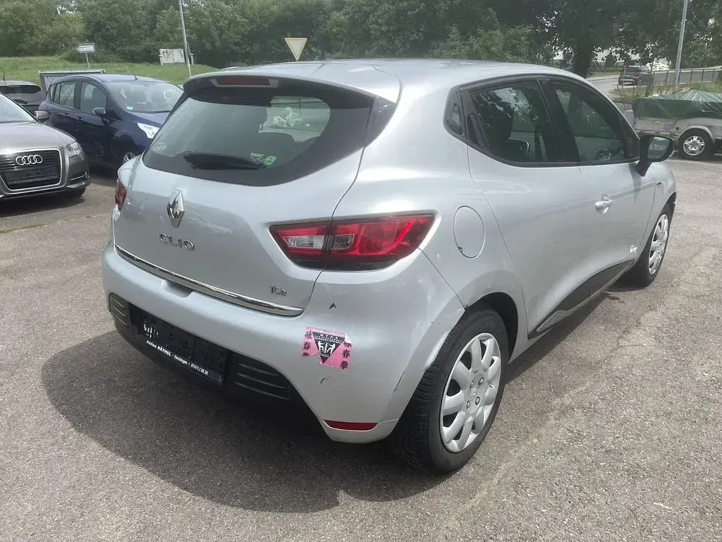 Gebraucht Renault Clio IV LIMITED 90 PS (66 kW) 2017 Silber Limousine