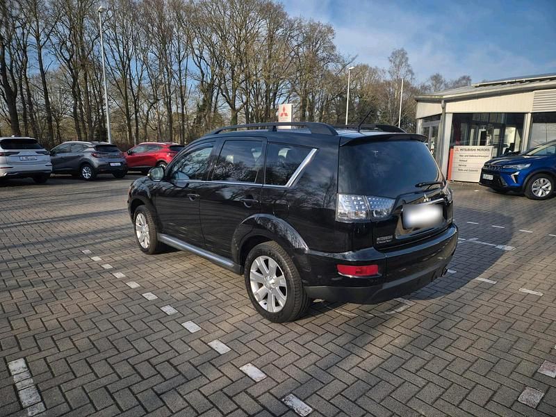 Gebraucht Mitsubishi Outlander Inform 177 PS (130 kW) 2012 Schwarz SUV