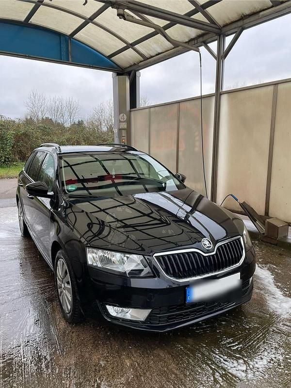 Schwarz Gebraucht 2017 Skoda Octavia Kombi | 8.900 € (Superpreis) - Bild 1/4