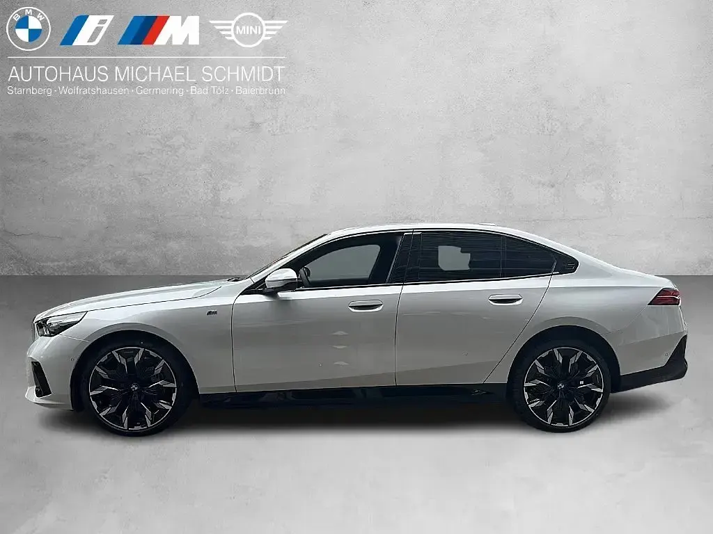 Gebraucht BMW i5 M Sport 289 kW (394 PS) 2025 Mineralweiss Limousine
