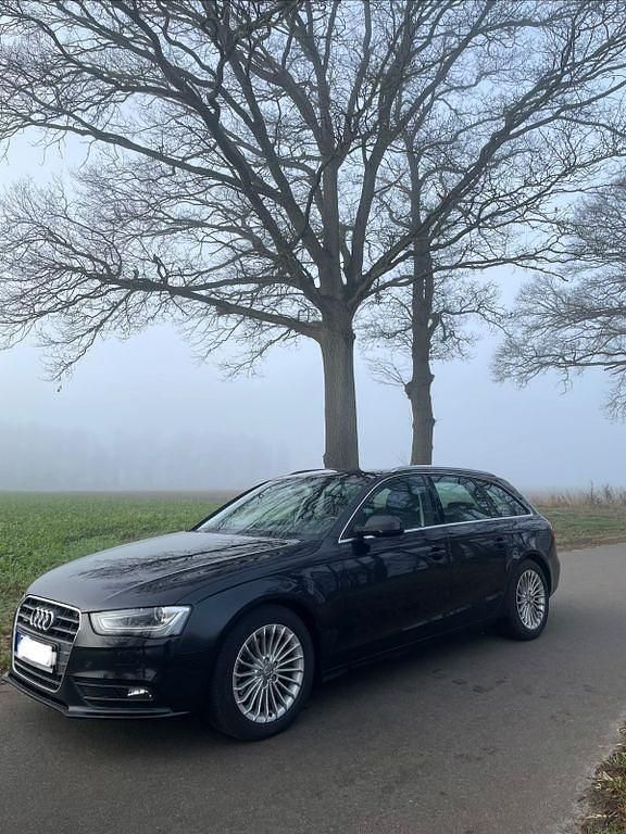 Gebraucht Audi A4 Ambition 177 PS (130 kW) 2014 Schwarz Kombi
