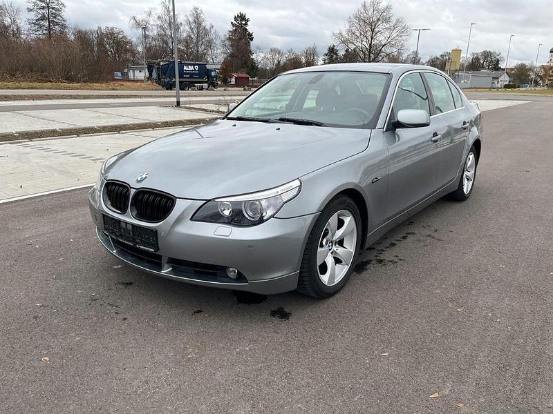 Gebraucht BMW 530 258 PS (189 kW) 2006 Grau Limousine