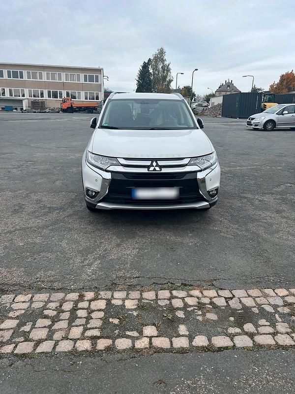 Gebraucht Mitsubishi Outlander 150 PS (110 kW) 2018 Weiß SUV