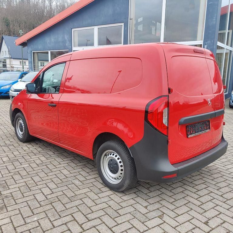 Gebraucht Mercedes Citan 112 116 PS (85 kW) 2022 Rot Limousine