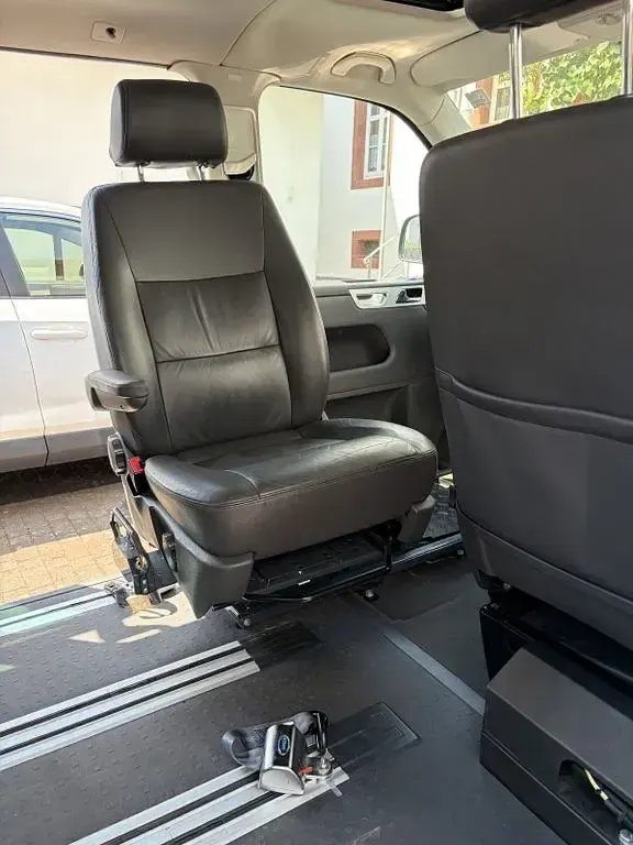Gebraucht VW Multivan Highline 174 PS (127 kW) 2008 Grau Van / Kleinbus