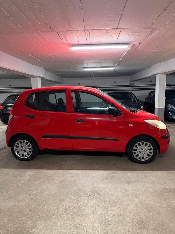 Gebraucht Hyundai i10 68 PS (50 kW) 2009 Rot Kleinwagen