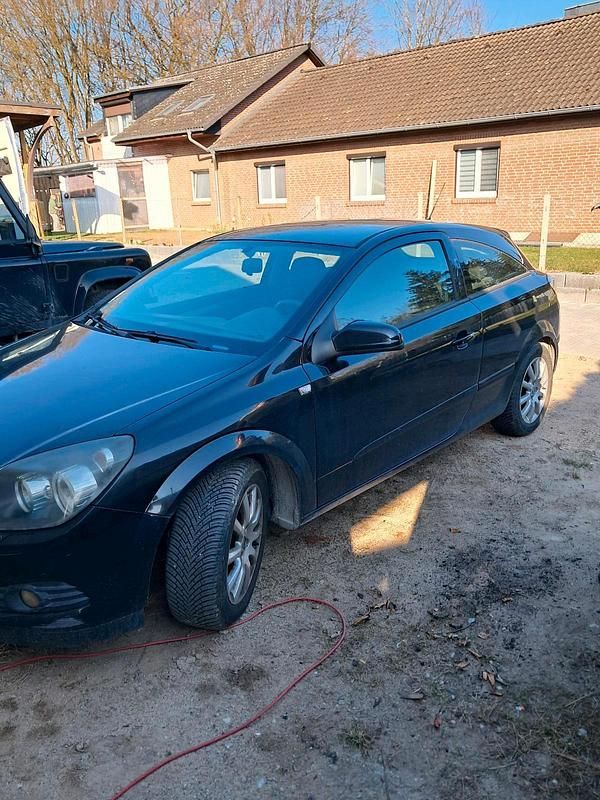 Gebraucht Opel Astra GTC 101 PS (74 kW) 2005 Schwarz Kleinwagen