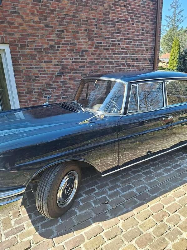 Gebraucht Mercedes 220 120 PS (88 kW) 1965 Blau Limousine