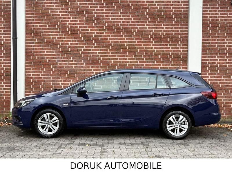 Gebraucht Opel Astra Selection 105 PS (77 kW) 2017 Blau Kombi