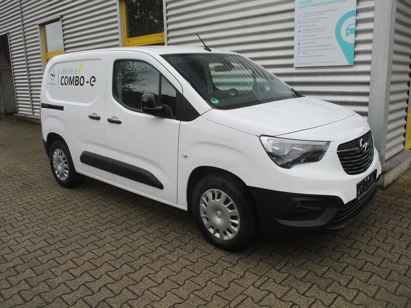 Gebraucht Opel Combo-e Life Edition 100 kW (136 PS) 2022 Weiß Limousine
