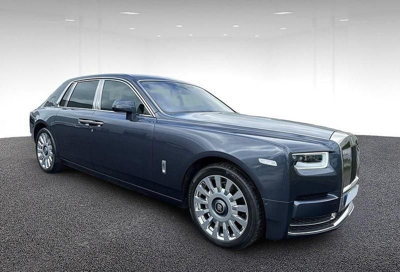 Grau Gebraucht 2022 Rolls Royce Phantom Limousine | 447.390 € - Bild 1/4